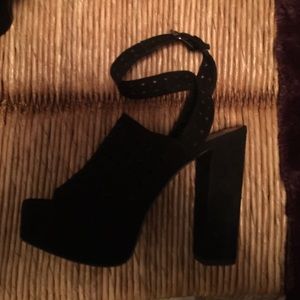 Platforms open toe laser cut