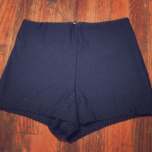 High waisted green shorts w/ black polka dots - Picture 1 of 1