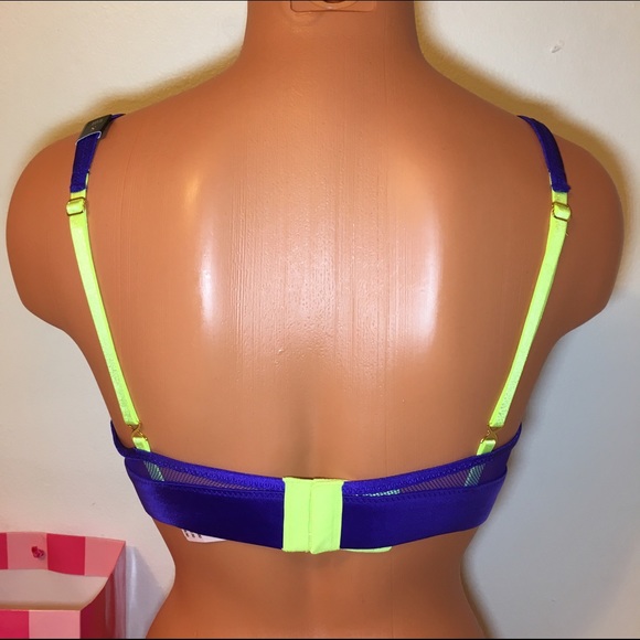 NEW VS VERY SEXY PLUNGE LACE BRALETTE - Picture 3 of 4