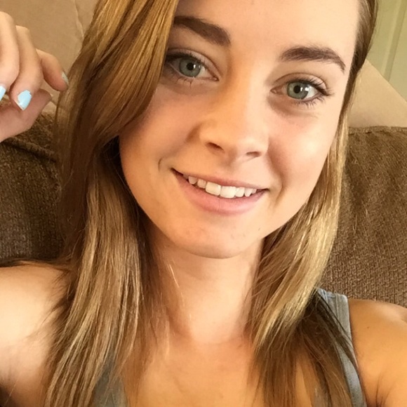 Meet your Posher, Mackenzie