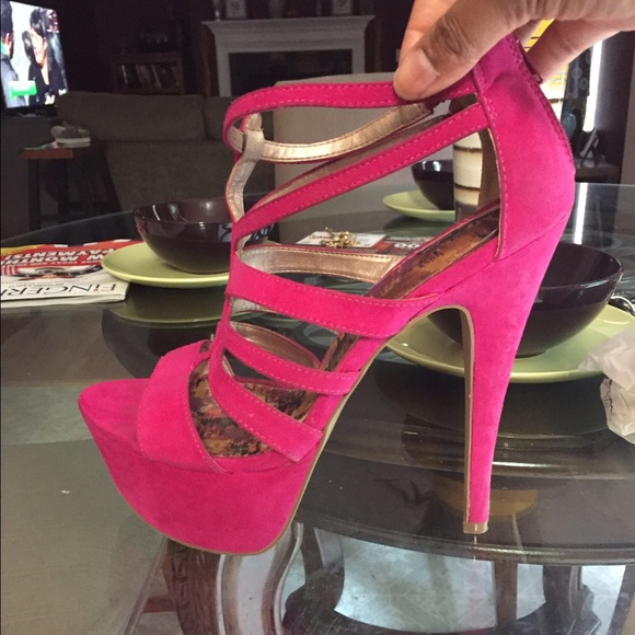 Hot Pink Platform Pump