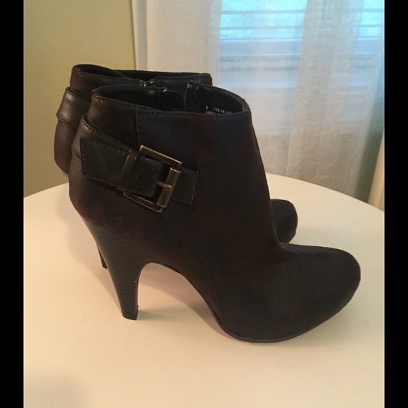 Brown ankle boots - NWOT