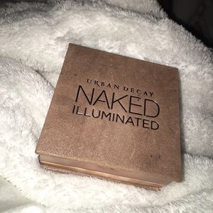 urban decay naked illuminated highlight