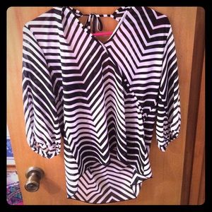 Quarter length sleeve blouse