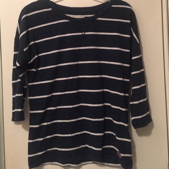 Hollister top