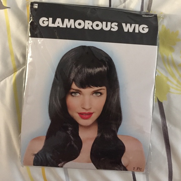Wig - Picture 1 of 2