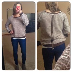 Stitch Fix : Chrisley Raglan Seam Sweatshirt