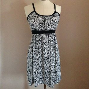 Feathers black and white floral sundress size M