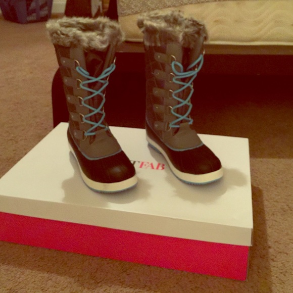 JustFab Snow boots