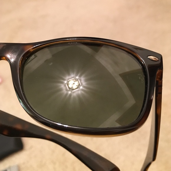 Brown Wayfarer classic women's Ray Bans - Picture 4 of 4