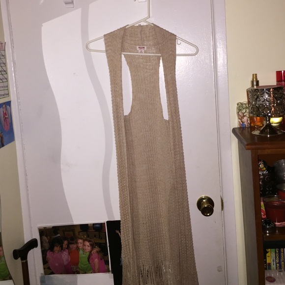 BRAND NEW Sleeveless cardigan