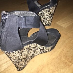Black criss cross wedges