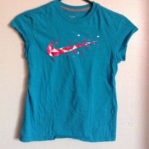 🚨SALE🚨Nike shirt LAST ONE