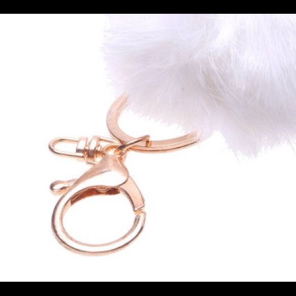 White Rabbit Fur Key Chain - Picture 3 of 3