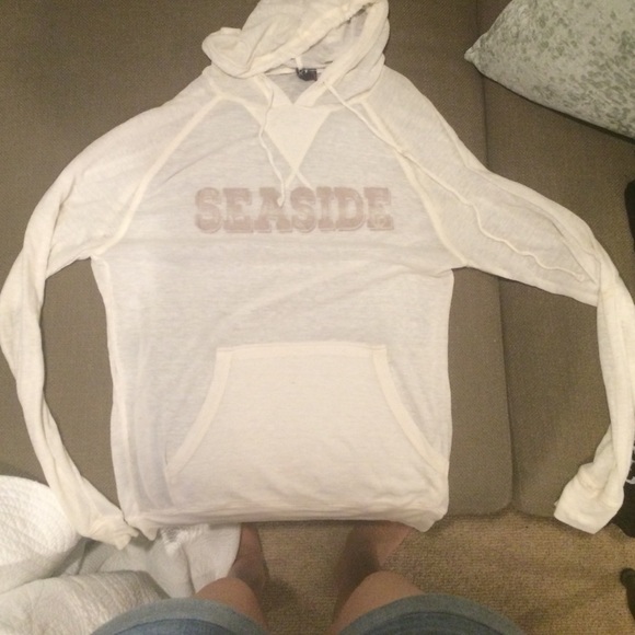Light sweater with hoodie.