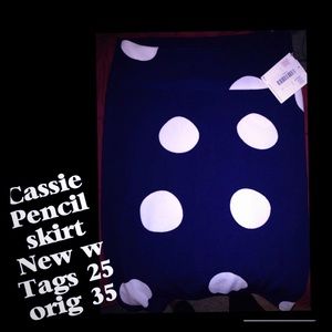 BNWT Lula Roe Cassie