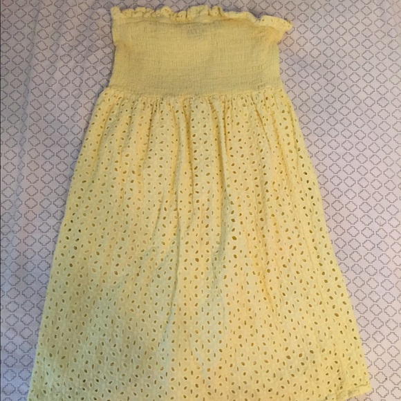 Yellow strapless dress