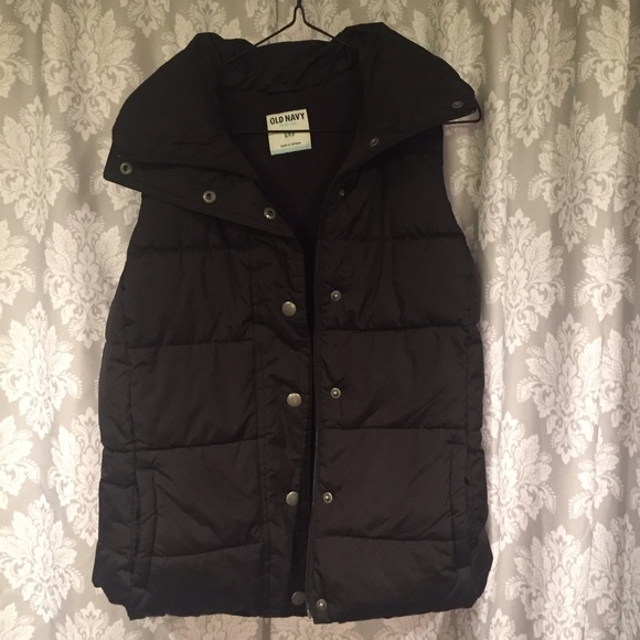 BLACK VEST