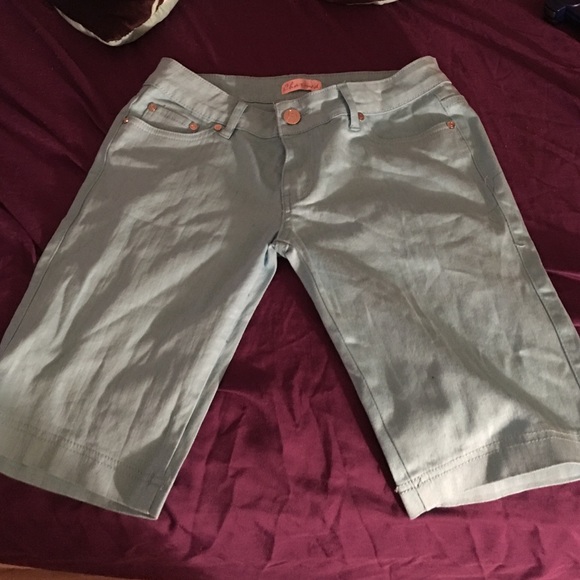 Sky blue Capri jeans - Picture 1 of 1