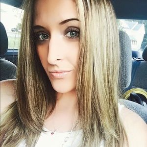Meet your Posher, Sabrina