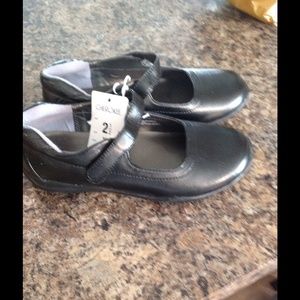 Girls Cherokee dress shoes