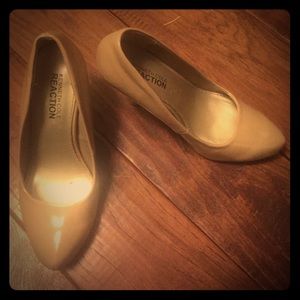 Kenneth Cole Reaction pumps