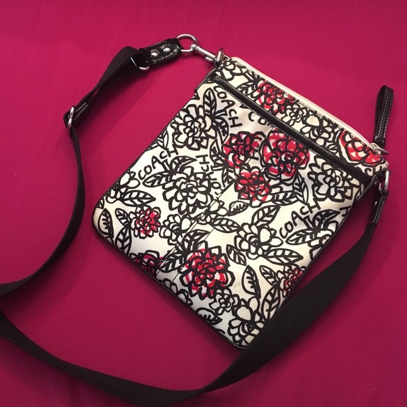 Coach graffiti poppy Crossbody