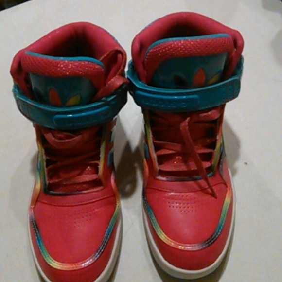 WOMEN'S SZ 6.5 PINK & BLUE ADIDAS SHOES - Picture 1 of 4