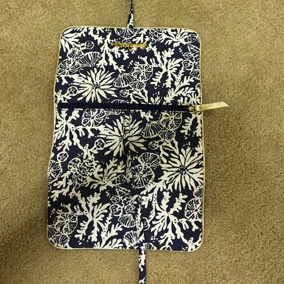 Lilly Pulitzer Jewelry Bag - Picture 3 of 3