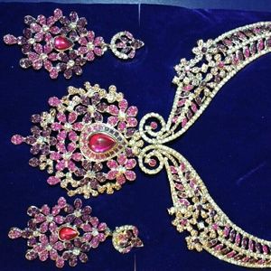 Bollywood style bridal necklace and earrings set