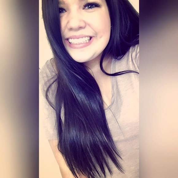 Meet your Posher, Madison - Picture 1 of 1