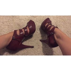 Nine West caged strappy maroon heels