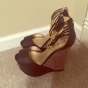 Bebe wedges