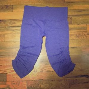 lululemon ebb to street crop