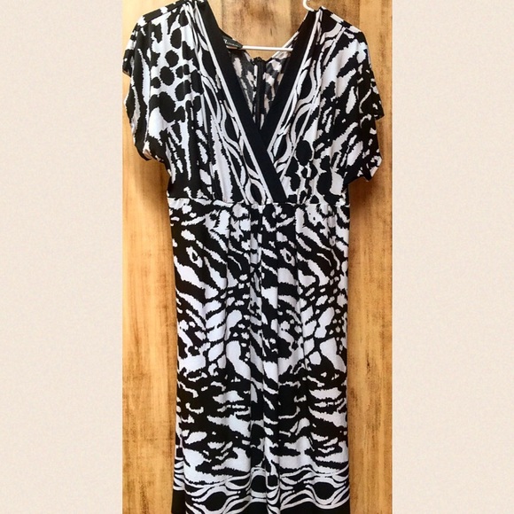 Black & White Print Dress - Size XL