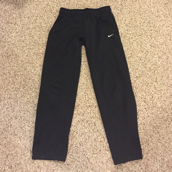 Black nike women's sweatpants