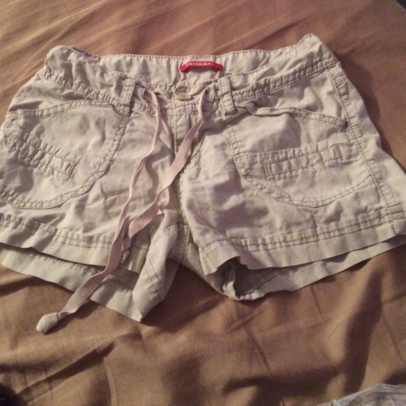 Cute khaki shorts! 💕