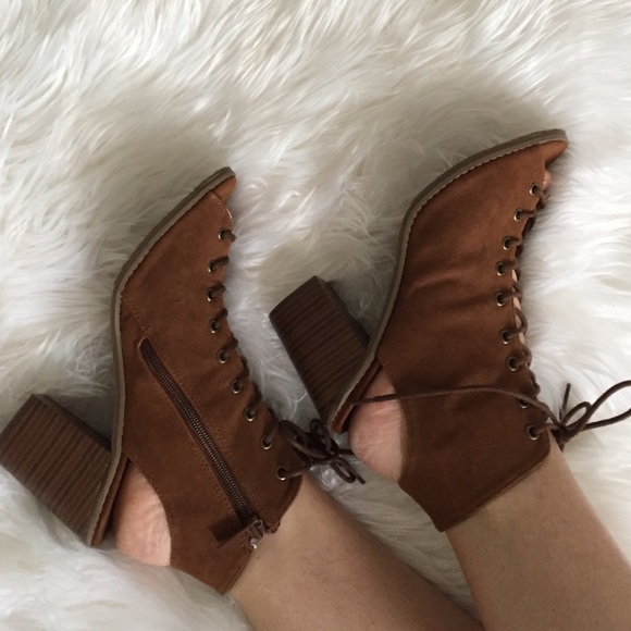 ‼️SOLD OUT‼️Lace-Up Booties - Picture 3 of 4