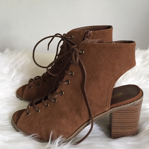 ‼️SOLD OUT‼️Lace-Up Booties - Picture 2 of 4
