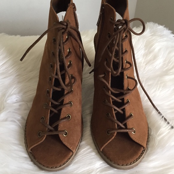 ‼️SOLD OUT‼️Lace-Up Booties - Picture 4 of 4