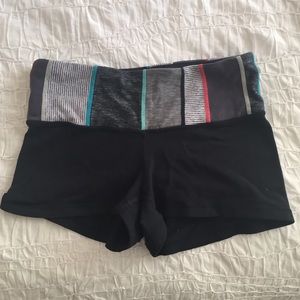 Lululemon Wunder Short 2" sz 4