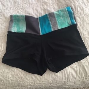 Lululemon Wunder Short 2" sz 4