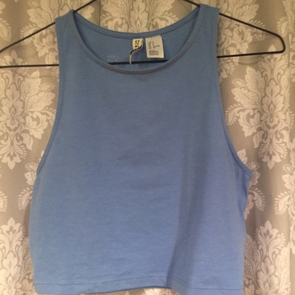 CROP TOP