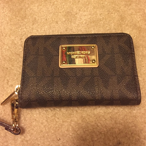 Michael Kors Handbags - Michael Kors wallet