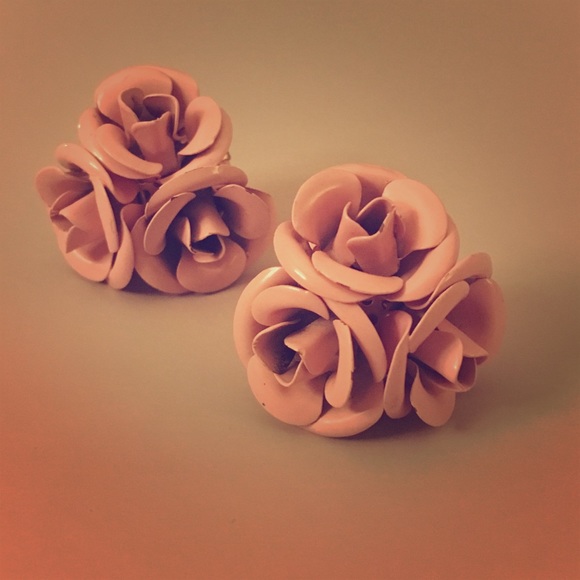 🤑Big Blossoms Studs!