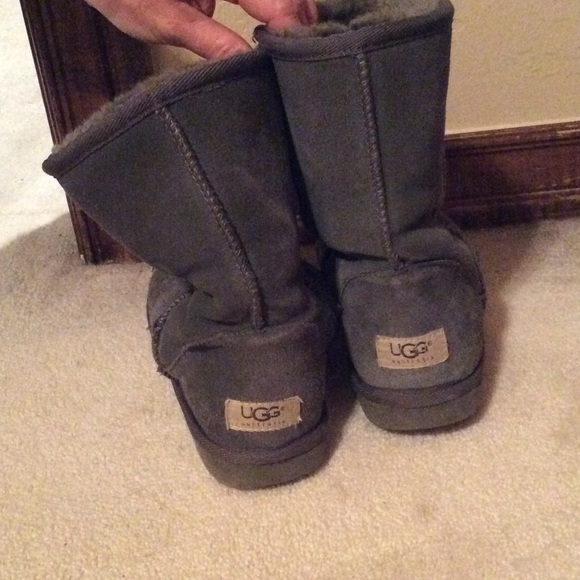 short gray uggs with bows short gray uggs with bows