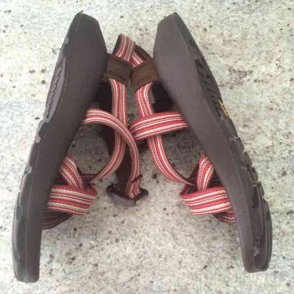 chacos size 7!! Cheaper on Ⓜ️ - Picture 3 of 3