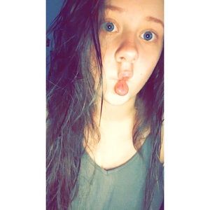 Meet your Posher, Kayla