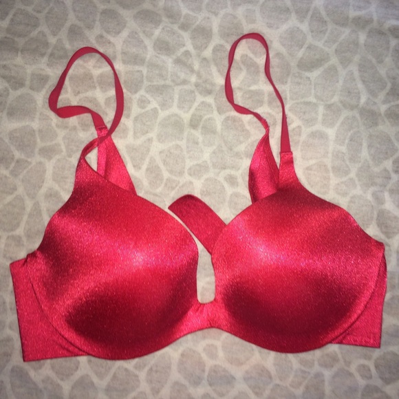 Red VS Bra