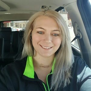 Meet your Posher, Stephanie